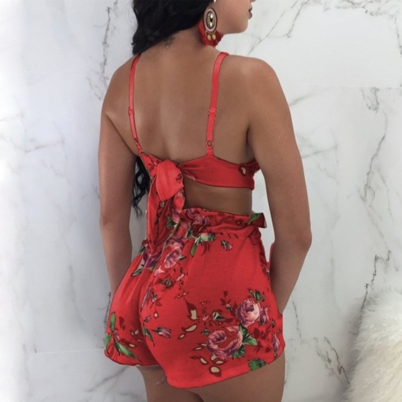 2 Pc Backless Crop-Top & High-Waisted Shorts  🛍🎀 - Picture 2 of 2